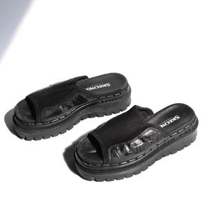 vintage BLACK platform LEATHER Skechers brand CHUNKY shoes 90s y2k vintage platform slides -- size 7 women's