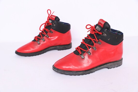 vintage style hiking boots