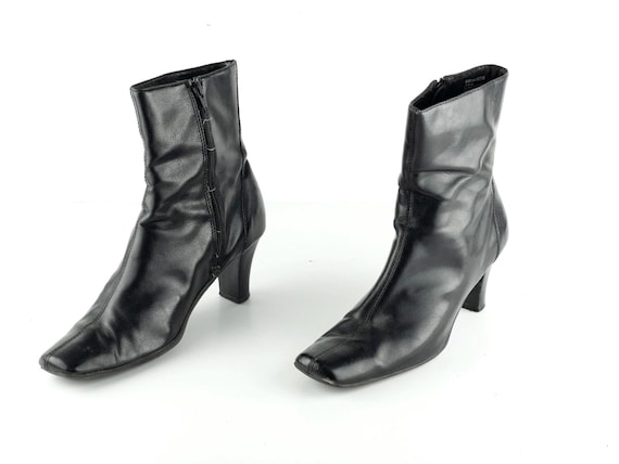vintage designer size 8 M black SQUARE toe / heel 90s y2k platform BOOTS chunky shoes -- women's size 8
