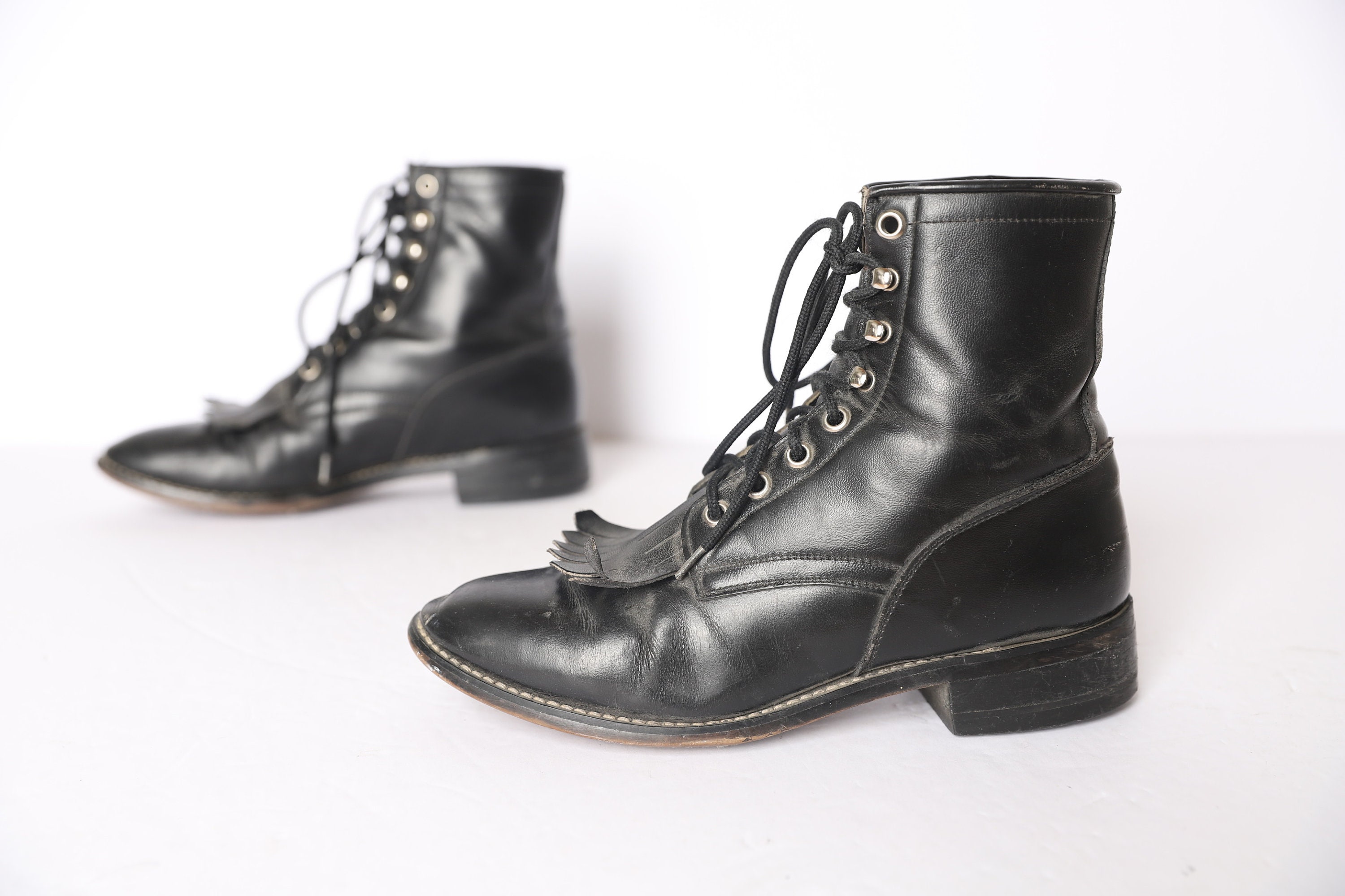 black boots size 4.5