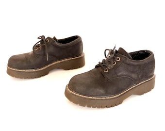Vintage damskor storlek 6 i Skechers-stil med svarta och gula platåskor från märket High Sierra, vintage Chunky damskor