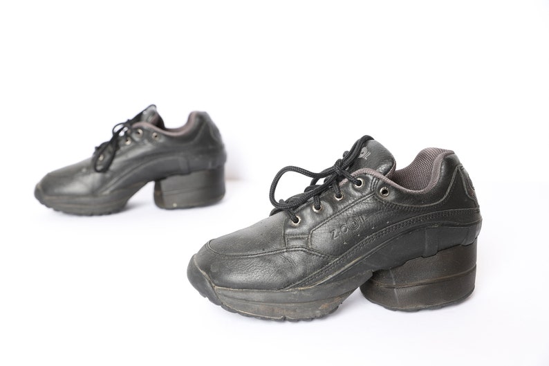 platform tennis shoes black