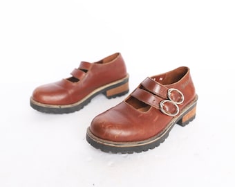 Vintage SQUARE Toe mary jane style y2k platform shoes boots women's BROWN leather shoes -- women's US size 5.5