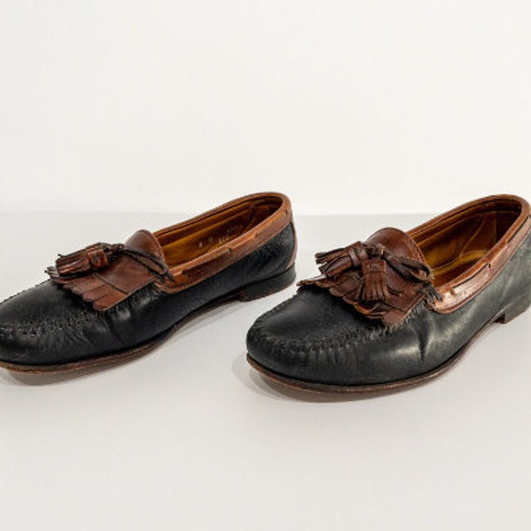 vintage BROWN leather penny loafer FLATS shoes tassel fringe -- y2k size 8 men's, or size 9 women's