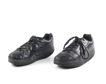 vintage y2k black contrast stitch SKECHERS leather CHUNKY women's size 9.5 low rise stompers - FREE shipping U.S.A