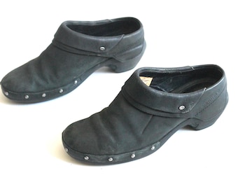vintage 90s 2000s black PLATFORM rivet MARY Jane's CLOGS leather women's size 8 1/2 shoes -- Free shipping U.S.A