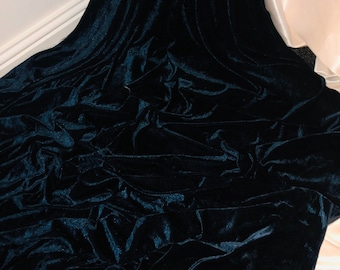 10 MTR GREEN//BLACK FLORAL BURNOUT DRESS FABRIC...45/" WIDE £39.99