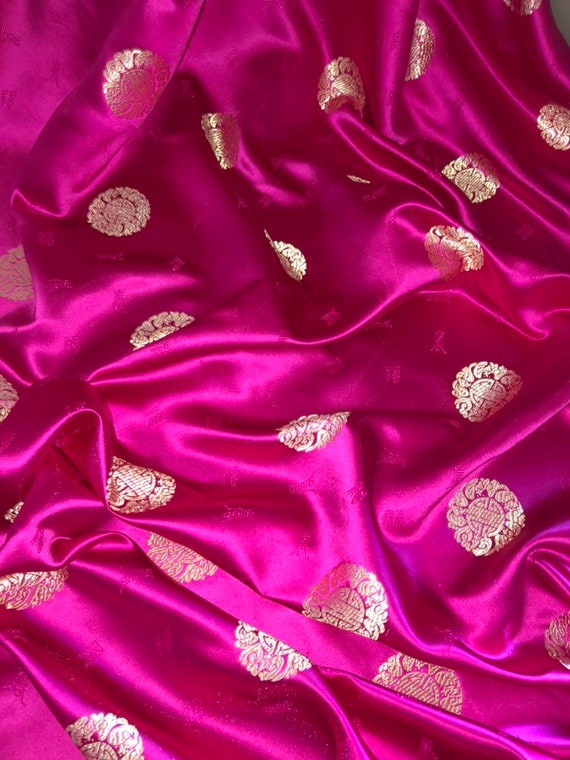 114cm 3 mtr lilac floral jacquard dress fabric..45” wide