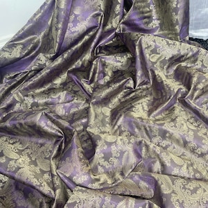 1 mtr two tone dark purple/gold self print paisley jacquard fabric..58&quot; wide 0270