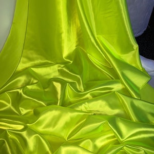 1 mtr hochwertiger Acetat-Brautkleid-Satin in Neongelb