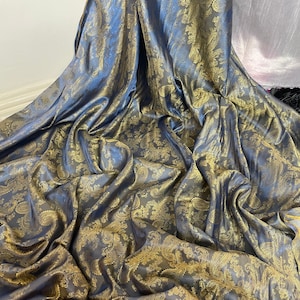 1 mtr two tone blue/gold self print paisley jacquard fabric..58&quot; wide 0175
