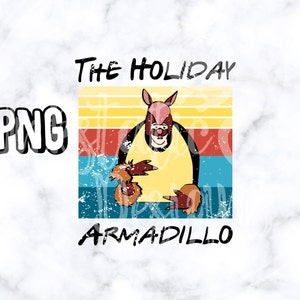 Puede incluir: Un dise&ntilde;o gr&aacute;fico de estilo retro con un armadillo de dibujos animados que lleva un disfraz rojo y amarillo. El texto "THE HOLIDAY ARMADILLO" est&aacute; escrito en letras negras sobre el armadillo. El fondo es un dise&ntilde;o de estilo vintage descolorido con rayas rojas, amarillas, azules y blancas.