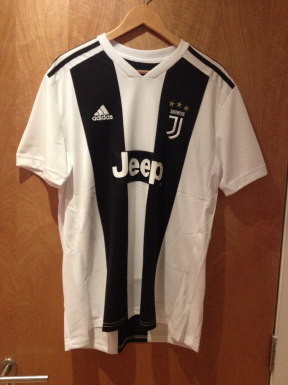 Juventus Football Away Shirt Size L