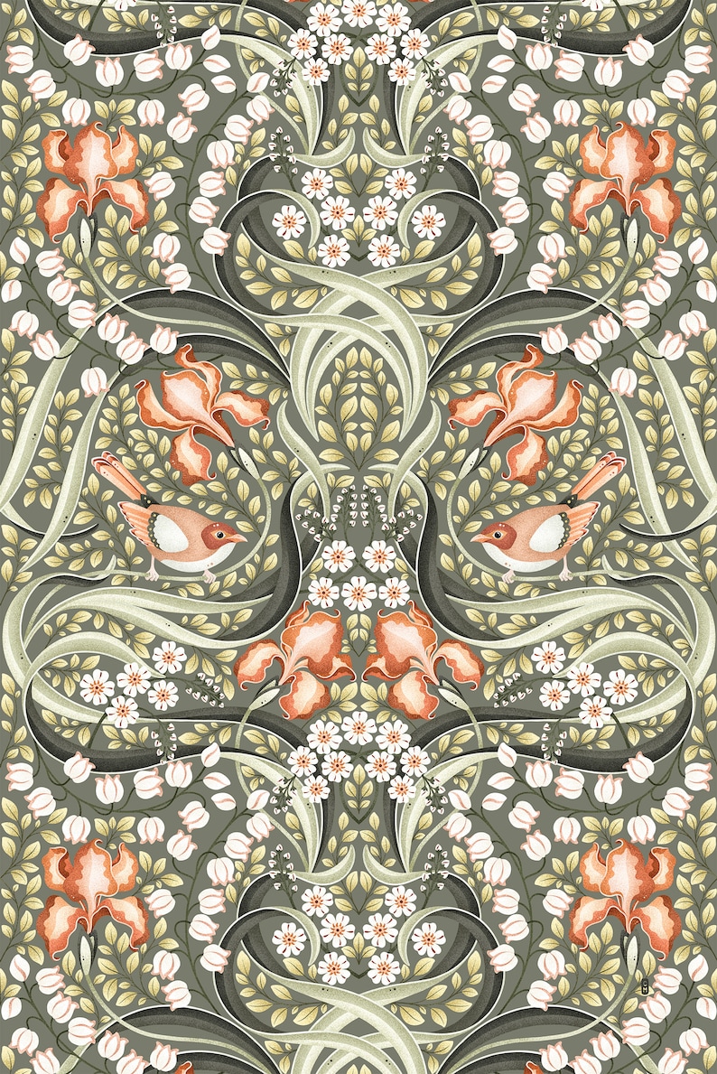 K&ouml;nnte beinhalten: Ein sich wiederholendes Muster aus stilisierten Blumen und V&ouml;geln in Gr&uuml;n-, Orange- und Wei&szlig;t&ouml;nen auf einem dunkelgrauen Hintergrund. Das Design zeigt stilisierte Iris, Maigl&ouml;ckchen und kleine wei&szlig;e Bl&uuml;ten.