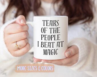 Rolig Magic The Gathering-mugg: Mina offers tårar, spelpresent