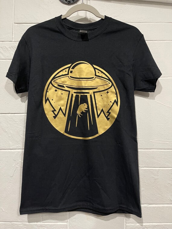 Buffalo Alien Shirt Quirky Ufo Shirt Unique Gift Space - Etsy