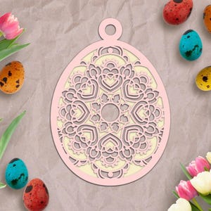 Adorno SVG de huevo en capas, diseño de mandala de Pascua recortado en papel (descarga digital)