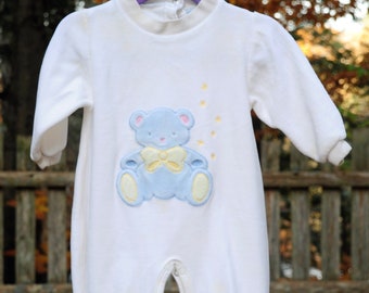 Vintage 80's / Baby Dressy Ivory Velour Footie with Baby Blue Bear Applique / 3-6M
