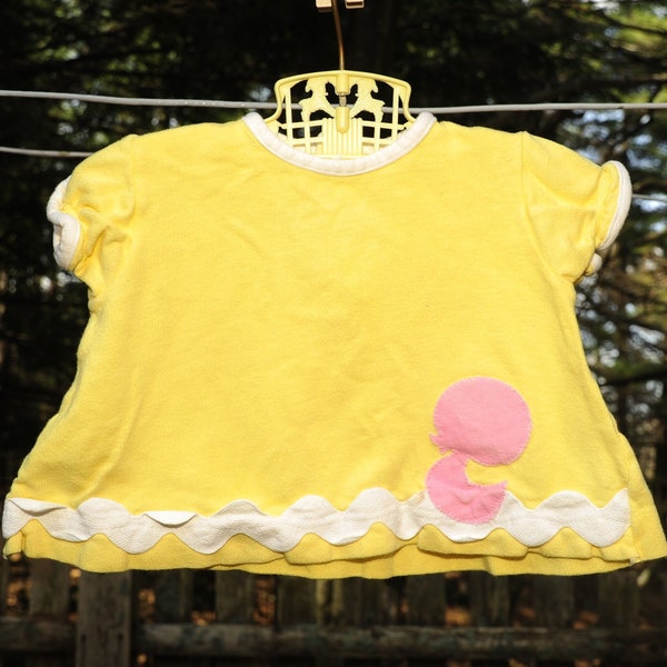 VTG 70's Carter's / Girls Yellow Cotton Jersey Top / Pink Duck Applique / 2T 24 Month / Large White Ric Rack