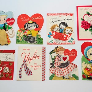VTG 50's 60's / FAMILY Valentine's Day Folded Card Lot de 8 / Scrapbook Ephemera Greeting Cards / Used