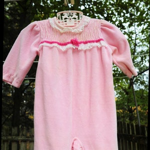 Vintage Carters Girls Pink Sleeper Romper / One Piece / 9 Month Size / Smocked Bodice / Winter Weight