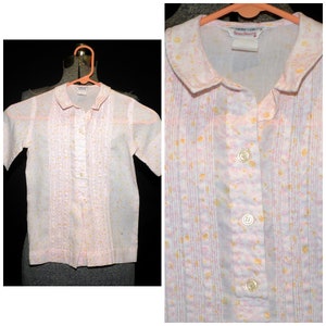 Vintage 60&#39;s / Girls Macshore Classics / Pastel Pink Floral Pleated Blouse / Size 6-7