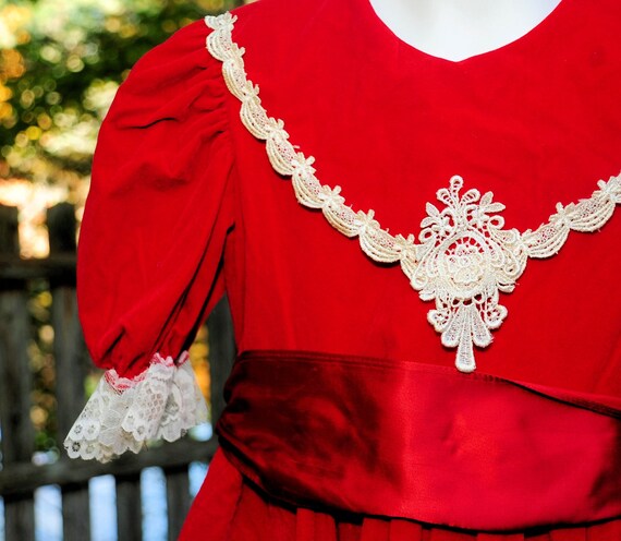 Vintage 80's / Girls Size 4 Red Velveteen & Lace … - image 3