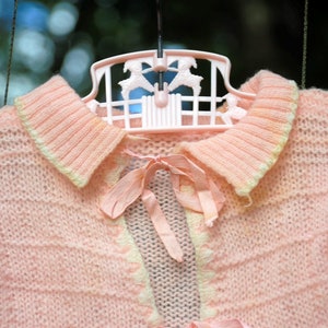 VTG 70's / Peach Toddler Girls Ribbon Tie Cardigan Sweater / Lightweight Wool / 9-12 12-18M / Baby Shower Gift image 3