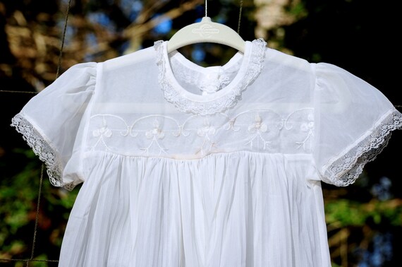 VTG 50's / Baby Girl White Nylon Dress / Baptism … - image 4