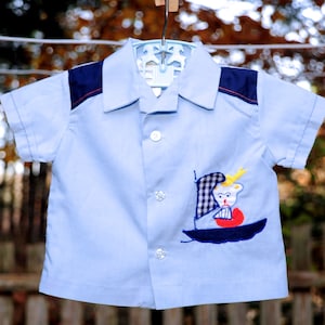 VTG 80&#39;s / Baby Boys Bowling Style Shirt with Bear in Sailboat Applique / 3-6, 6-9M
