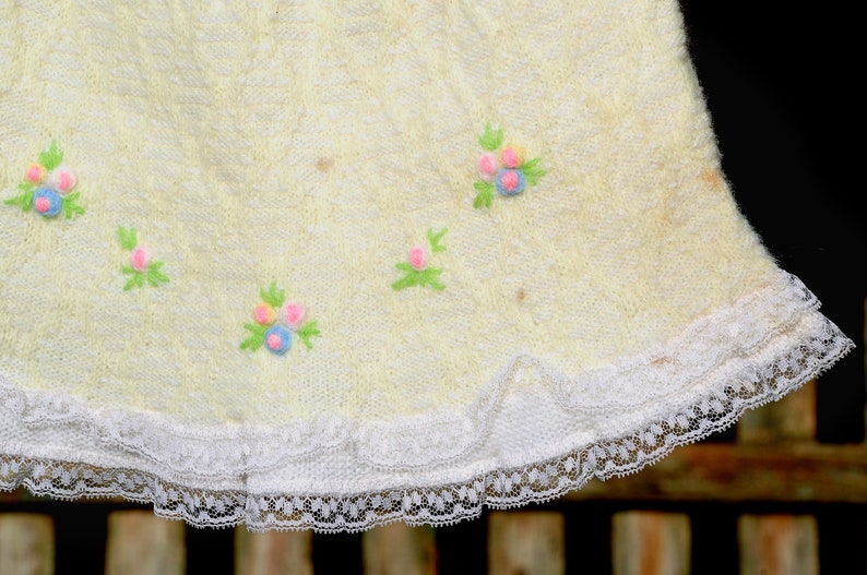 6-9 Month Floral Embroidery Easter VTG 70/'s Baby Girl Yellow Knit Dress 3-6