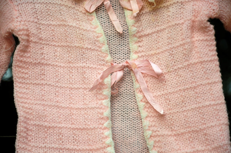 VTG 70's / Peach Toddler Girls Ribbon Tie Cardigan Sweater / Lightweight Wool / 9-12 12-18M / Baby Shower Gift image 4