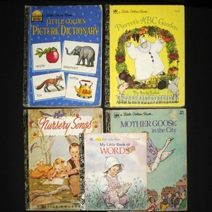 Puede incluir: Una colección de cinco pequeños libros dorados, que incluyen "Pequeño diccionario ilustrado dorado", "El jardín ABC de Pierrot", "Canciones de cuna", "La oca madre en la ciudad" y "Mi pequeño libro de palabras".