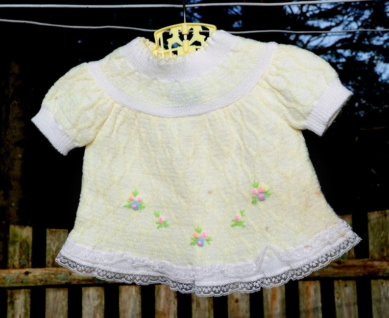 6-9 Month Floral Embroidery Easter VTG 70/'s Baby Girl Yellow Knit Dress 3-6