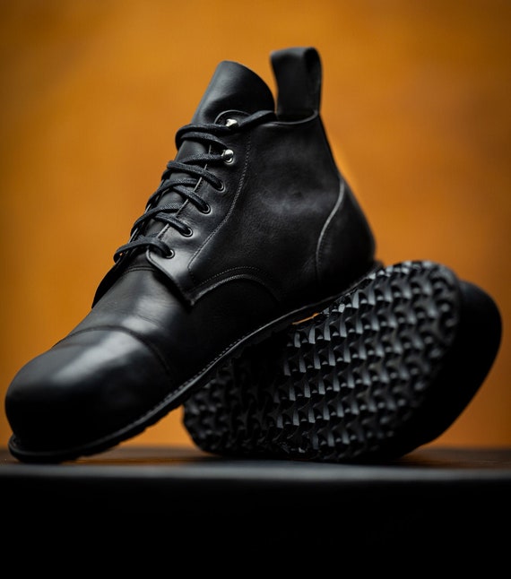 Barefoot safety boots best sale