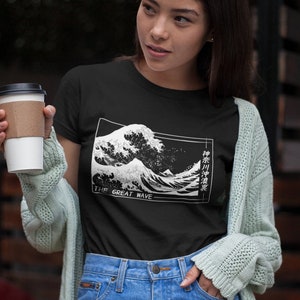 UNISEX, The great wave Japanese Kanji Shirt, Japanese Kanagawa Shirt, Waves of Kanagawa, Japanese Aesthetic, Harajuku