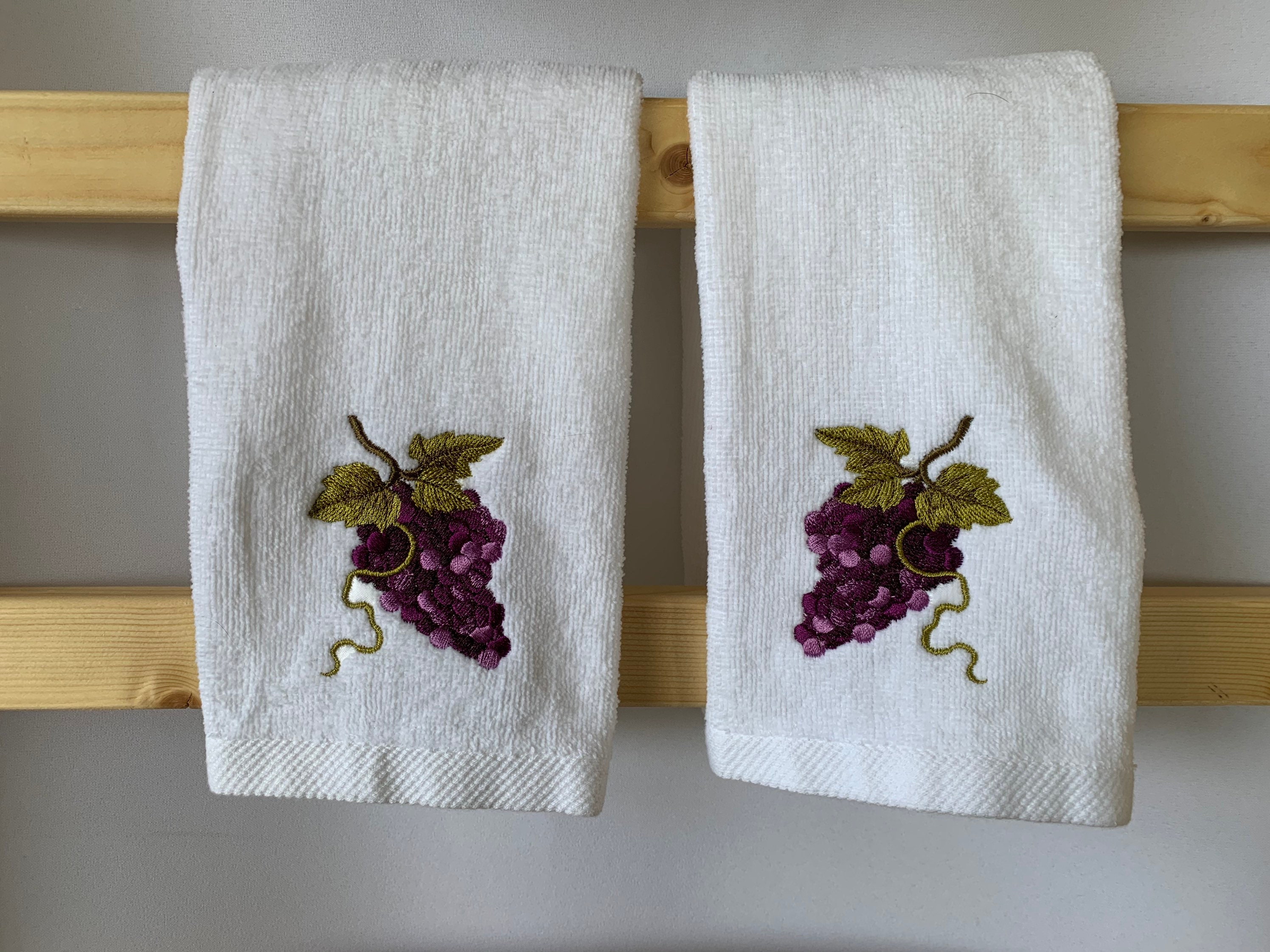 Set of 2 Embroidered Fingertip Towels With Grape Cluster and Etsy