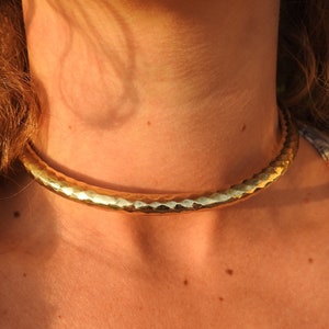 Collier ras de cou tribal en laiton - Sans nickel, fabriqué en Inde