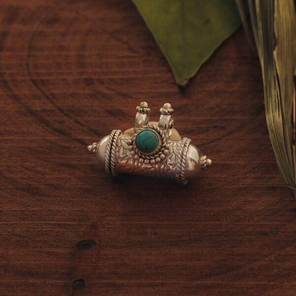 Caja de oración / Colgante de caja secreta / Colgante étnico / Colgante de amuleto / Caja de oración india vintage / Contenedor de amuleto indio Taviz / Se abre.