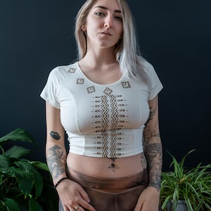 Zomertop | Rekbare korte top | Verstelbare open achterkant met koordjes | Strandtop | Boho-top
