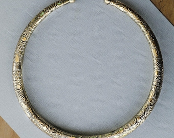 Ornate Brass Choker Necklace – Intricate Vintage-Inspired Design, Nickel-Free, Elegant Statement Piece