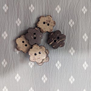 flower wooden buttons 10 pack