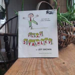 Flat Stanley- by Jeff Brown- 1974- Scholastic INC. Lucky Book Club- Kids vintage book- FAIR CONDITION- Fun Story!!