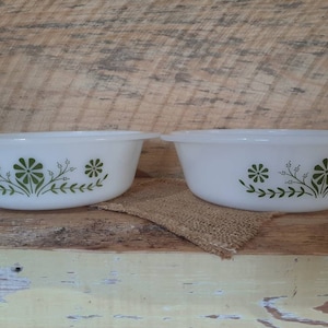 Set/Lot of 2 Glasbake dishes/bowls- Made in USA- 1980s- 2 quart & 1.5 quart glass baking dishes- Green Flower design