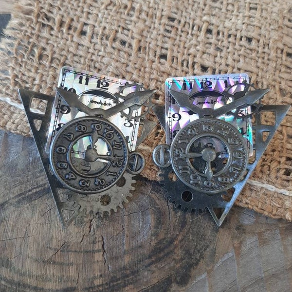 Very UNIQUE Vintage Clock/keeping time Earrings from the 1990s- Metal clock earrings for pierced ears/ Clock works and wheels on a pyramid