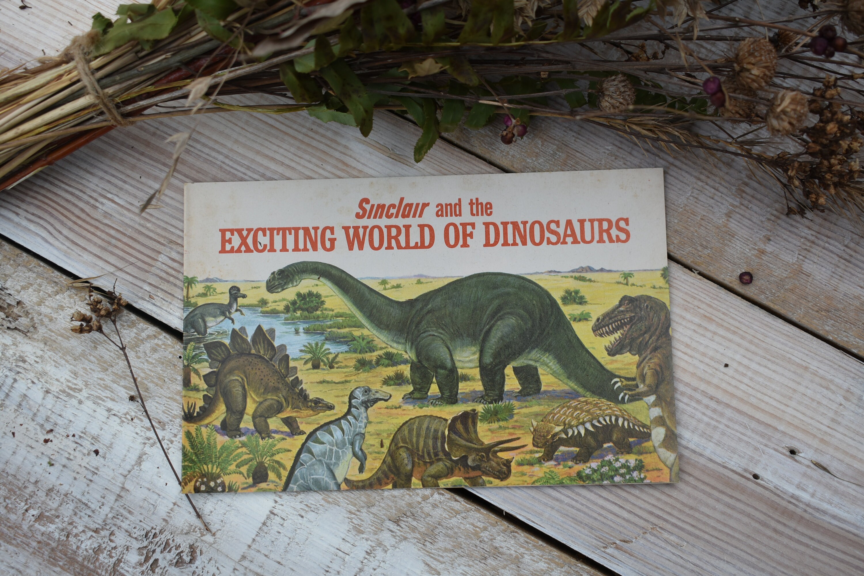 "SINCLAIR AND THE EXCITING WORLD OF DINOSAURS" Booklet world's fair 1 1967 