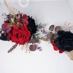Haut de forme de gâteau de fleur rouge noir, fleur de gâteau, décoration de gâteau de mariage, fleurs de gâteau de Rose, arrangement de gâteau de mariage d&#39;eucalyptus