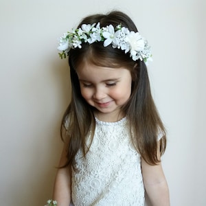 Flower girl crown Floral headband for first communion, White flower crown, Wedding flower crown First communion First holy communion