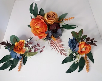 Adorno de pastel floral azul marino de óxido naranja, decoración de pastel de boda, flores de pastel rosa, arreglo de pastel floral de boda