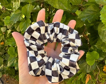 Black and White Checkered Print Scrunchie